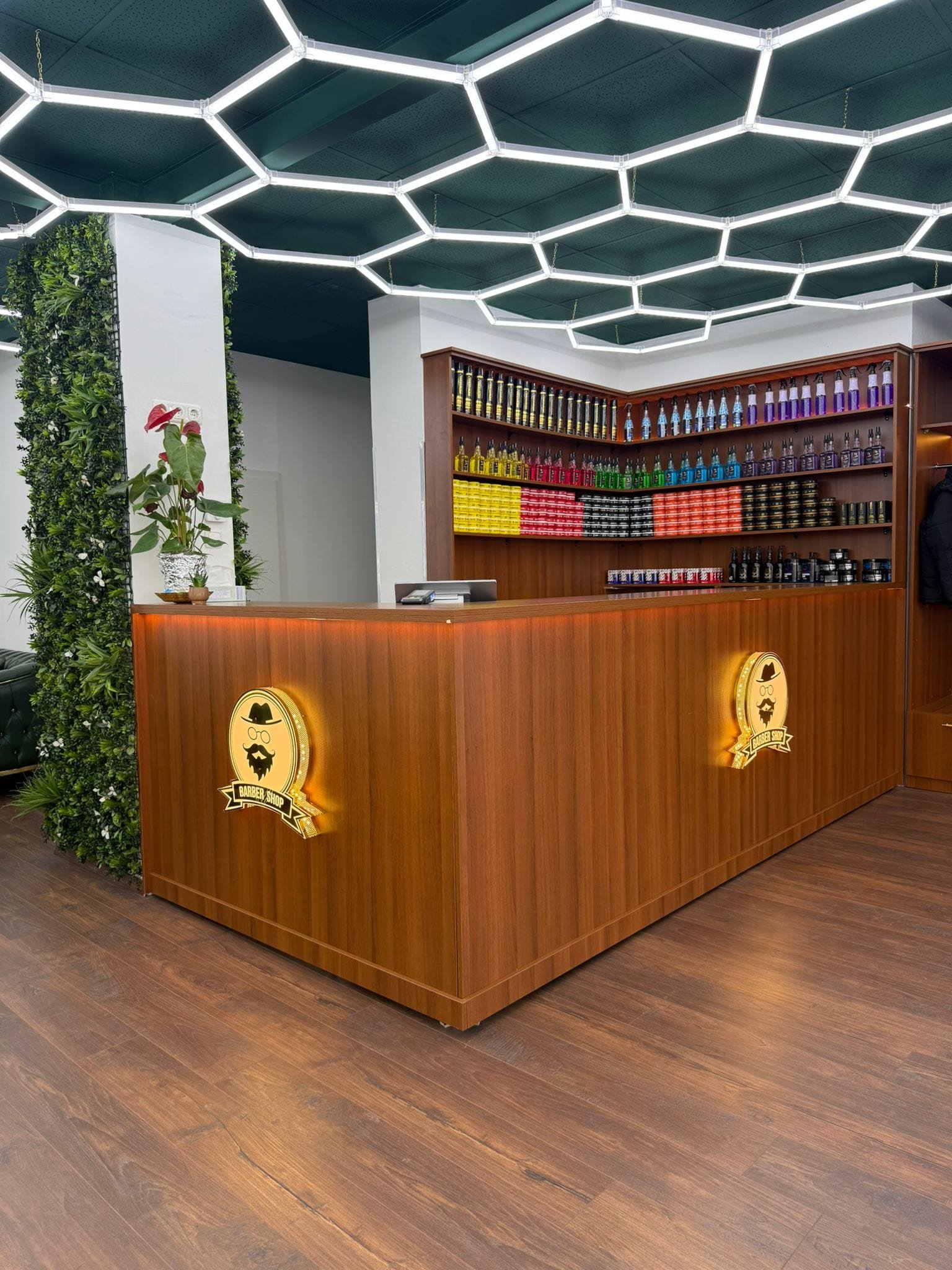 Arbeitsplatz und Spiegel in Linz