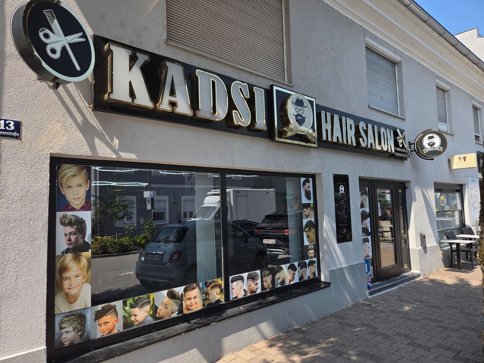 Die Außenansicht des KADSI HairSalon in der Linzer Straße in Marchtrenk